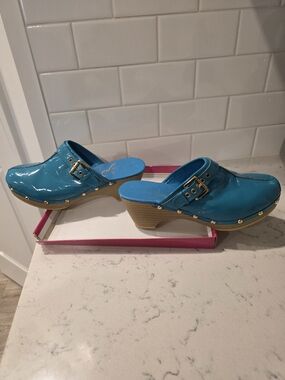 Turquoise Patent Leather Women's Clog Heels